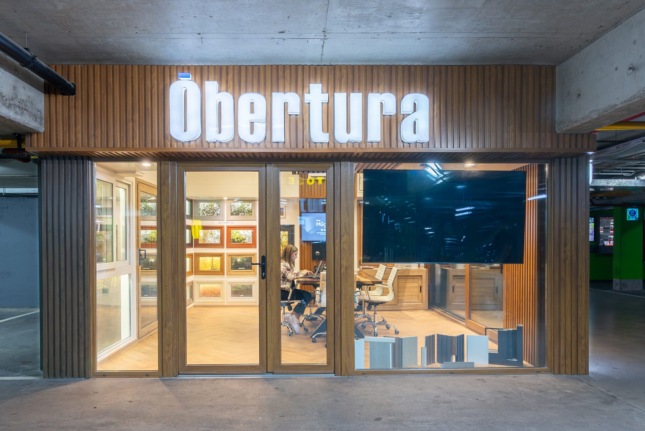 Showroom Obertura Recortadas-3