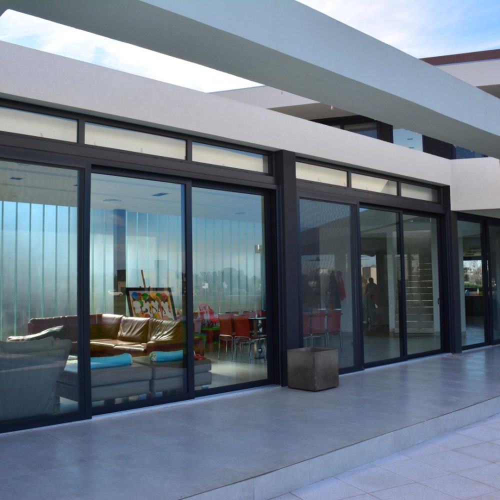 Obras Particulares 74 Ventana de PVC Gris Grafito DVH