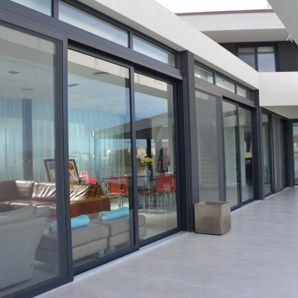 Obras Particulares 78 Abertura de PVC Gris