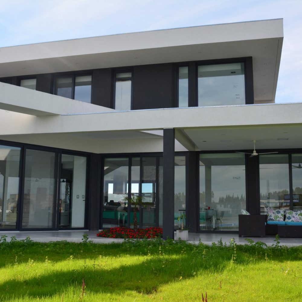Obras Particulares 81 Abertura de PVC Premium Gris