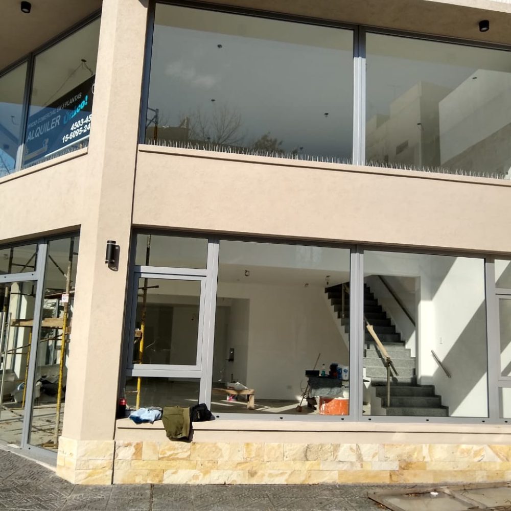 Obras Particulares 37 Ventana de PVC Gris Metalizado - Obertura PVC
